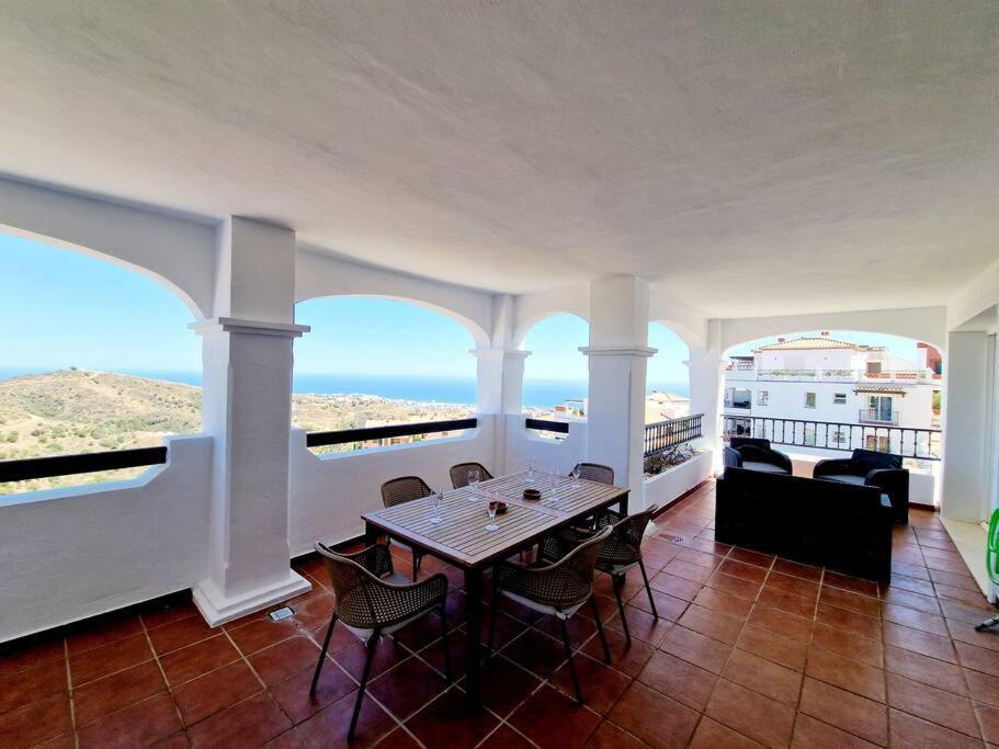 Las Palmeras Seaviews ميخاس المظهر الخارجي الصورة