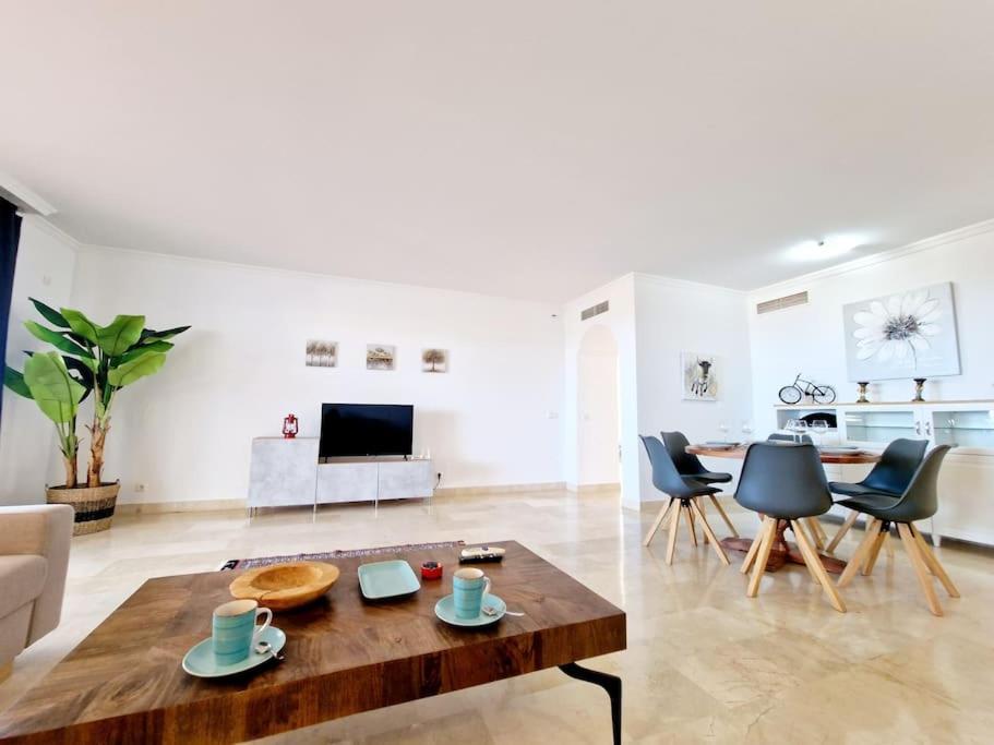 Las Palmeras Seaviews ميخاس المظهر الخارجي الصورة