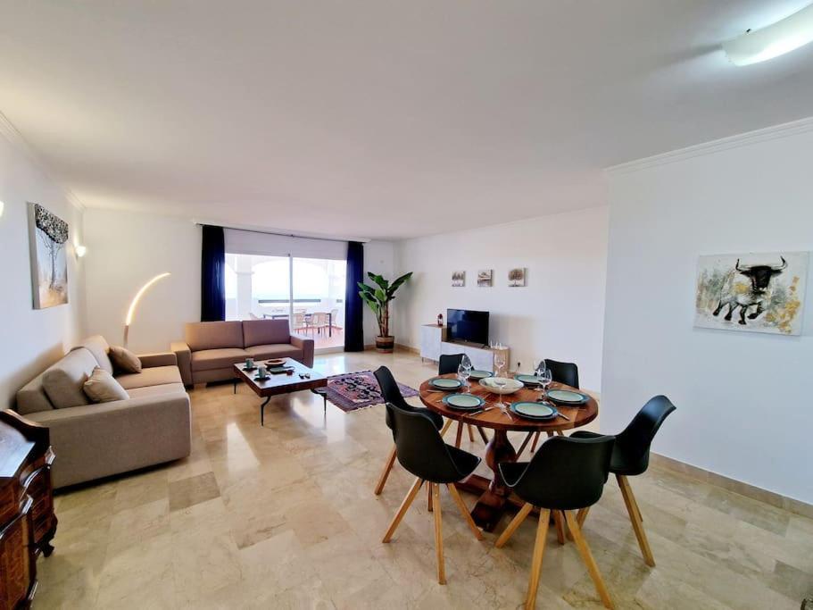 Las Palmeras Seaviews ميخاس المظهر الخارجي الصورة